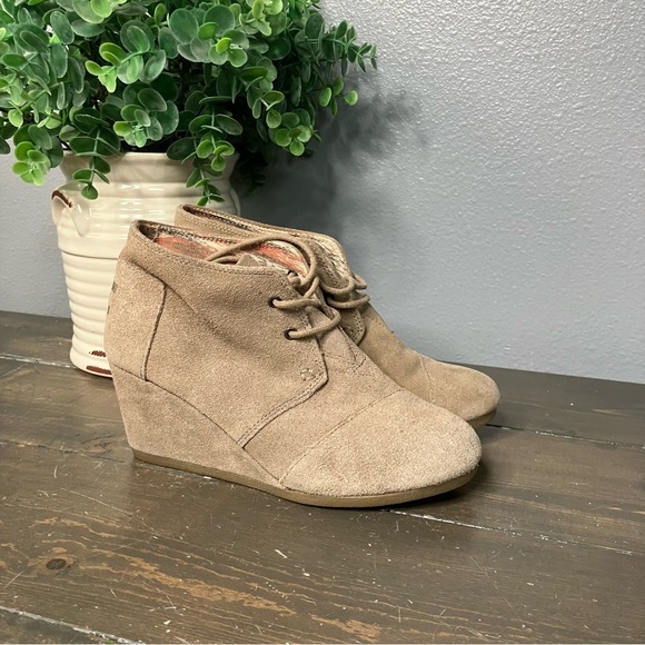 toms wedge booties Ankle Boots Desert Suede Beige Fall Boho Casual 6.5 - Picture 1 of 11